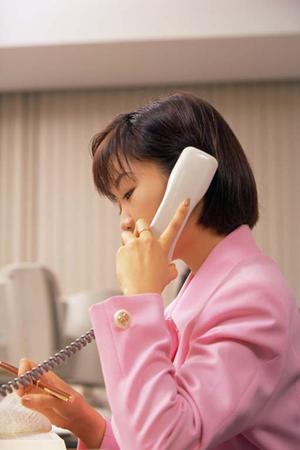 現場の安全と効率を飛躍的に向上させる朝礼看板とデジタルサイネージ活用法